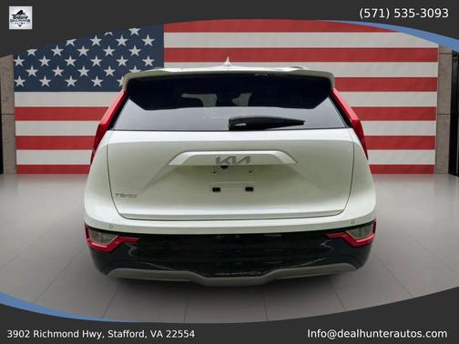 Snow White Pearl 2023 Kia Niro EV Wind