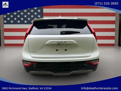Snow White Pearl 2023 Kia Niro EV Wind