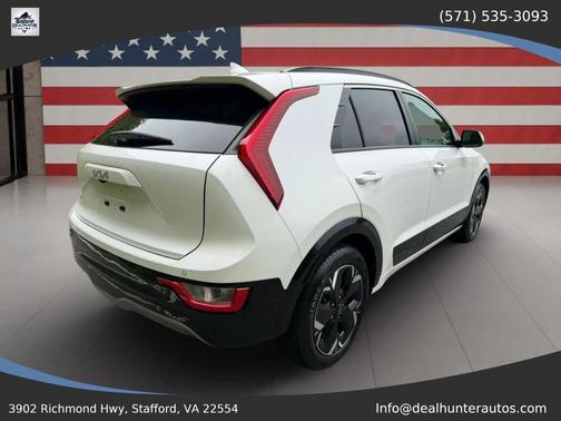 Snow White Pearl 2023 Kia Niro EV Wind