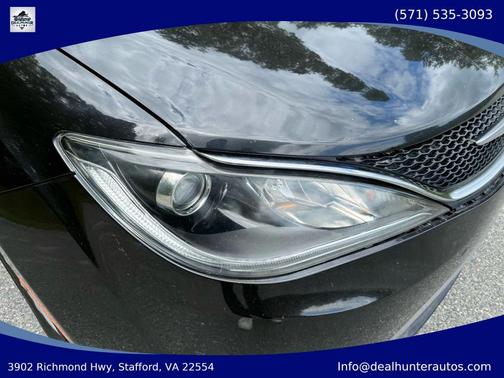 Brilliant Black Crystal Pearlcoat 2019 Chrysler Pacifica Touring L