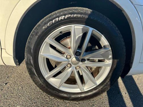 2018 Audi Q3 Premium Sport Utility 4D