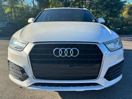 2018 Audi Q3 Premium Sport Utility 4D
