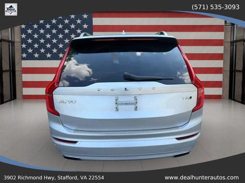 Bright Silver Metallic 2016 Volvo XC90 T6 Momentum