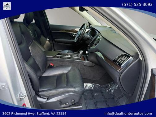 Bright Silver Metallic 2016 Volvo XC90 T6 Momentum