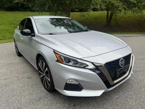 2021 Nissan Altima SR FWD