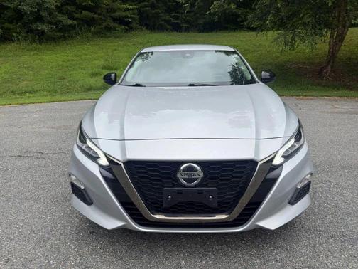 2021 Nissan Altima SR FWD