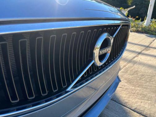 2018 Volvo S90 T5 Momentum