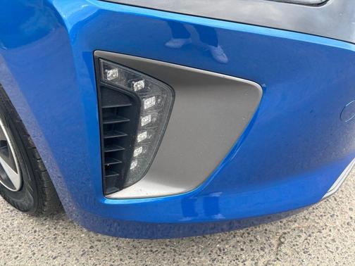 2017 Hyundai IONIQ Hybrid SEL