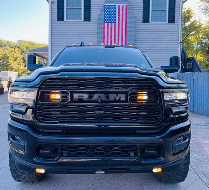 2021 RAM 3500 Limited Crew Cab 4x4 8' Box