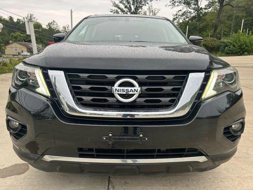 2017 Nissan Pathfinder SL