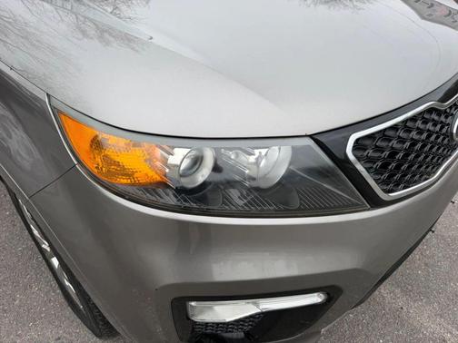 Titanium Silver 2013 Kia Sorento SX