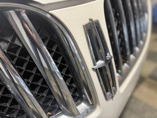 2014 Lincoln MKX Base