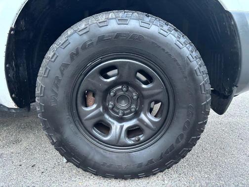 2012 Nissan Frontier S