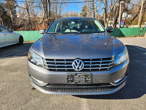 2014 Volkswagen Passat 2.0L TDI DSG SE w/Sunroof