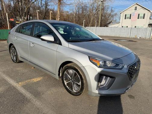 2021 Hyundai IONIQ Plug-In Hybrid SE