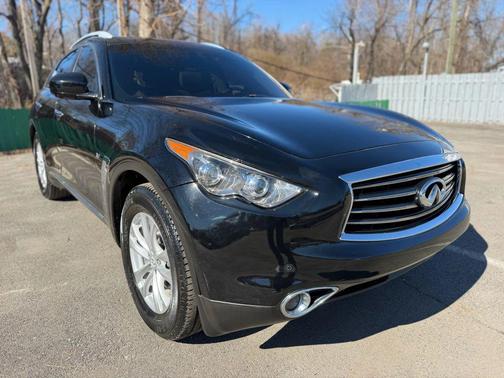 2014 INFINITI QX70 Base