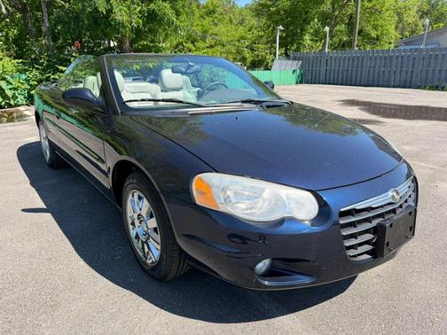 2004 Chrysler Sebring Base