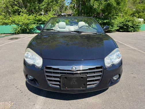 2004 Chrysler Sebring Base