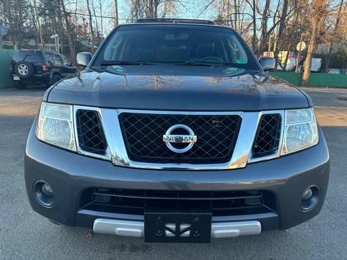 2012 Nissan Pathfinder LE