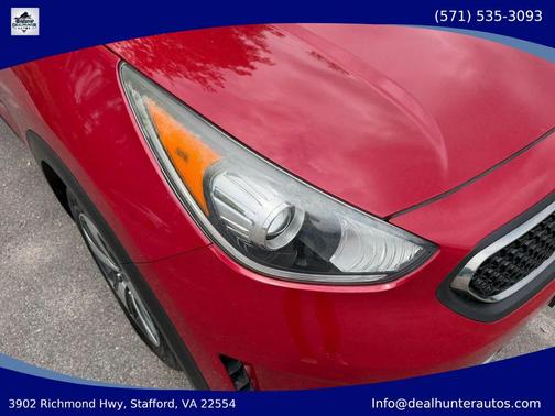 Crimson Red 2018 Kia Niro LX