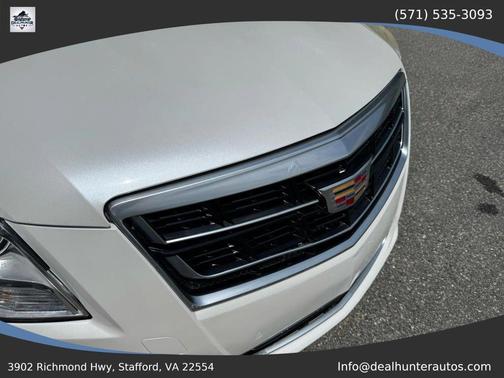 Crystal White Tricoat 2016 Cadillac XTS Luxury
