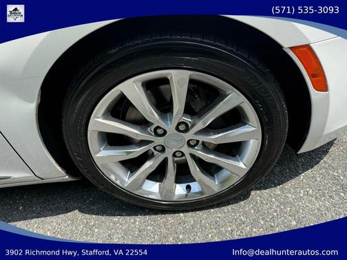 Crystal White Tricoat 2016 Cadillac XTS Luxury