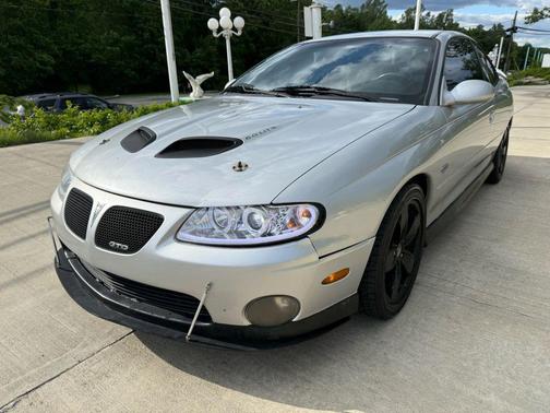 2005 Pontiac GTO Coupe 2D