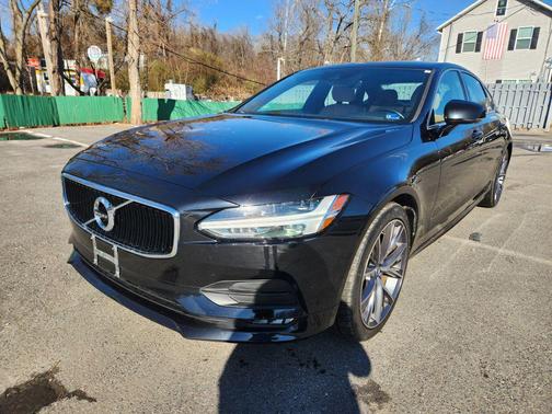 2019 Volvo S90 T6 Momentum