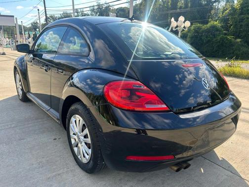 2012 Volkswagen Beetle Base
