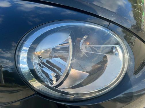 2012 Volkswagen Beetle Base