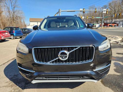 2017 Volvo XC90 T5 Momentum