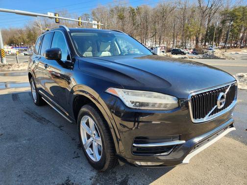 2017 Volvo XC90 T5 Momentum