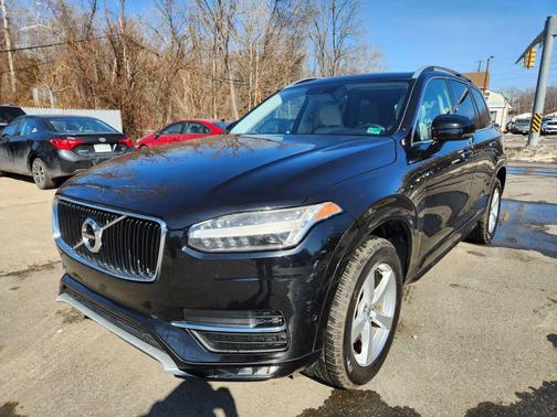 2017 Volvo XC90 T5 Momentum