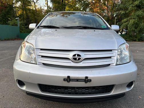2004 Scion xA Hatchback 4D