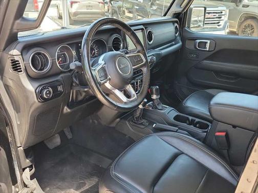 2023 Jeep Gladiator Overland