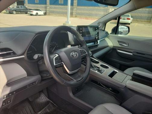 2022 Toyota Sienna XLE 7 Passenger