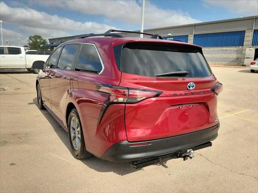 2022 Toyota Sienna XLE 7 Passenger