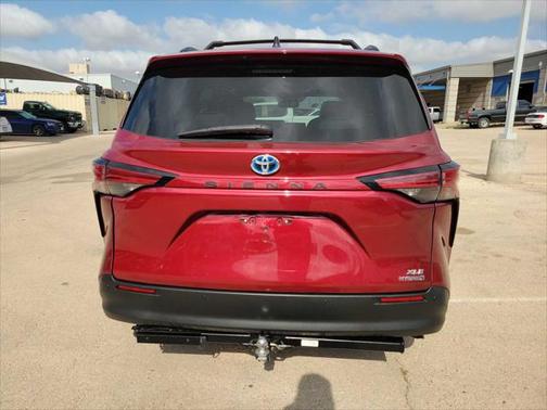 2022 Toyota Sienna XLE 7 Passenger
