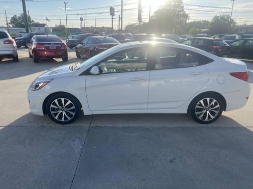 2017 Hyundai Accent Value Edition