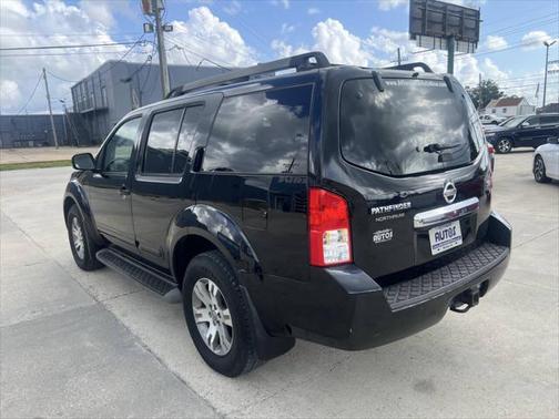 2010 Nissan Pathfinder SE