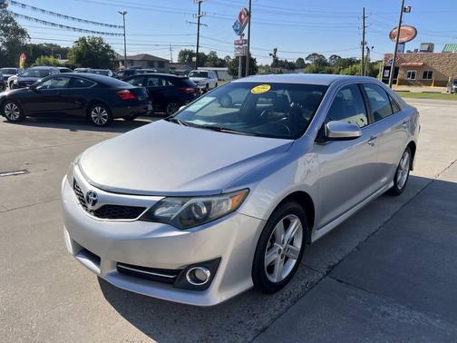 2014 Toyota Camry SE