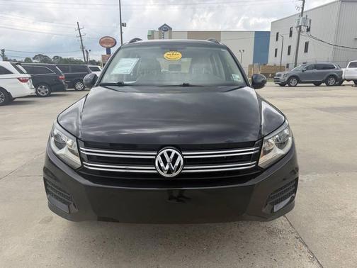 Deep Black Pearl 2017 Volkswagen Tiguan 2.0T S