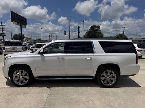 White Frost Tricoat 2016 GMC Yukon XL Denali