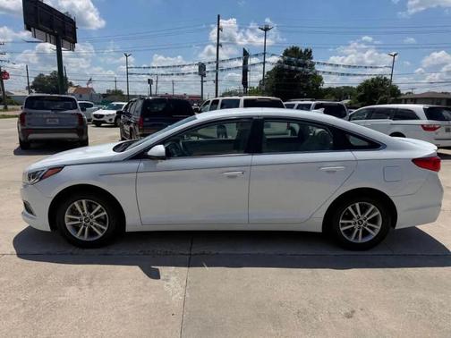 Quartz White Pearl 2017 Hyundai SONATA SE