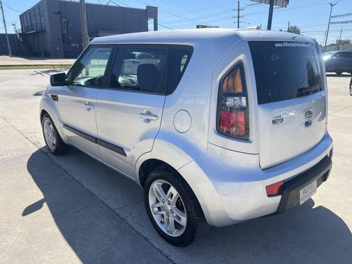 2011 Kia Soul +