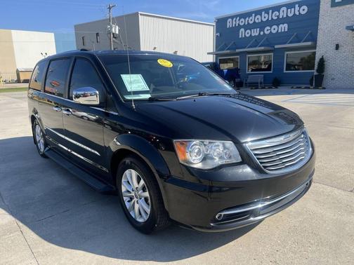 2016 Chrysler Town & Country Limited Platinum