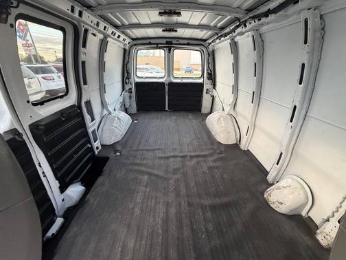 2016 GMC Savana 2500 Work Van