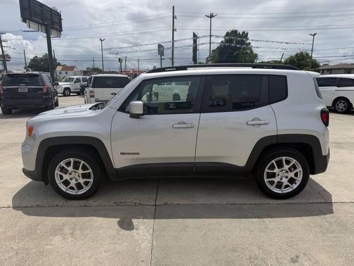 Glacier Metallic Clearcoat 2019 Jeep Renegade Latitude