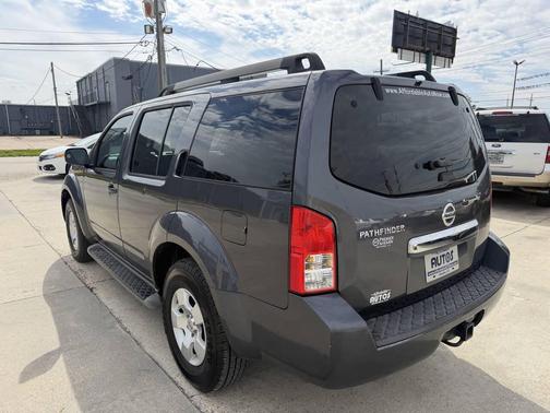 2011 Nissan Pathfinder S