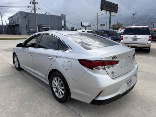 Symphony Silver 2019 Hyundai SONATA SE